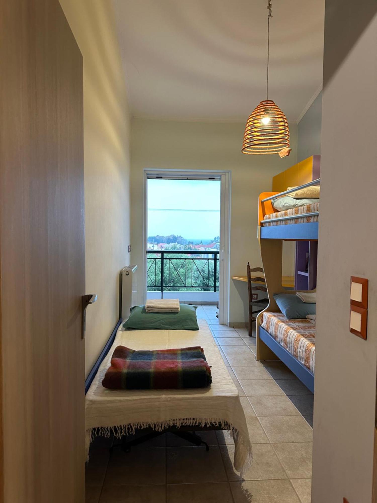 Δωματιο Με Ησυχία Και Θέα Patras Exterior foto
